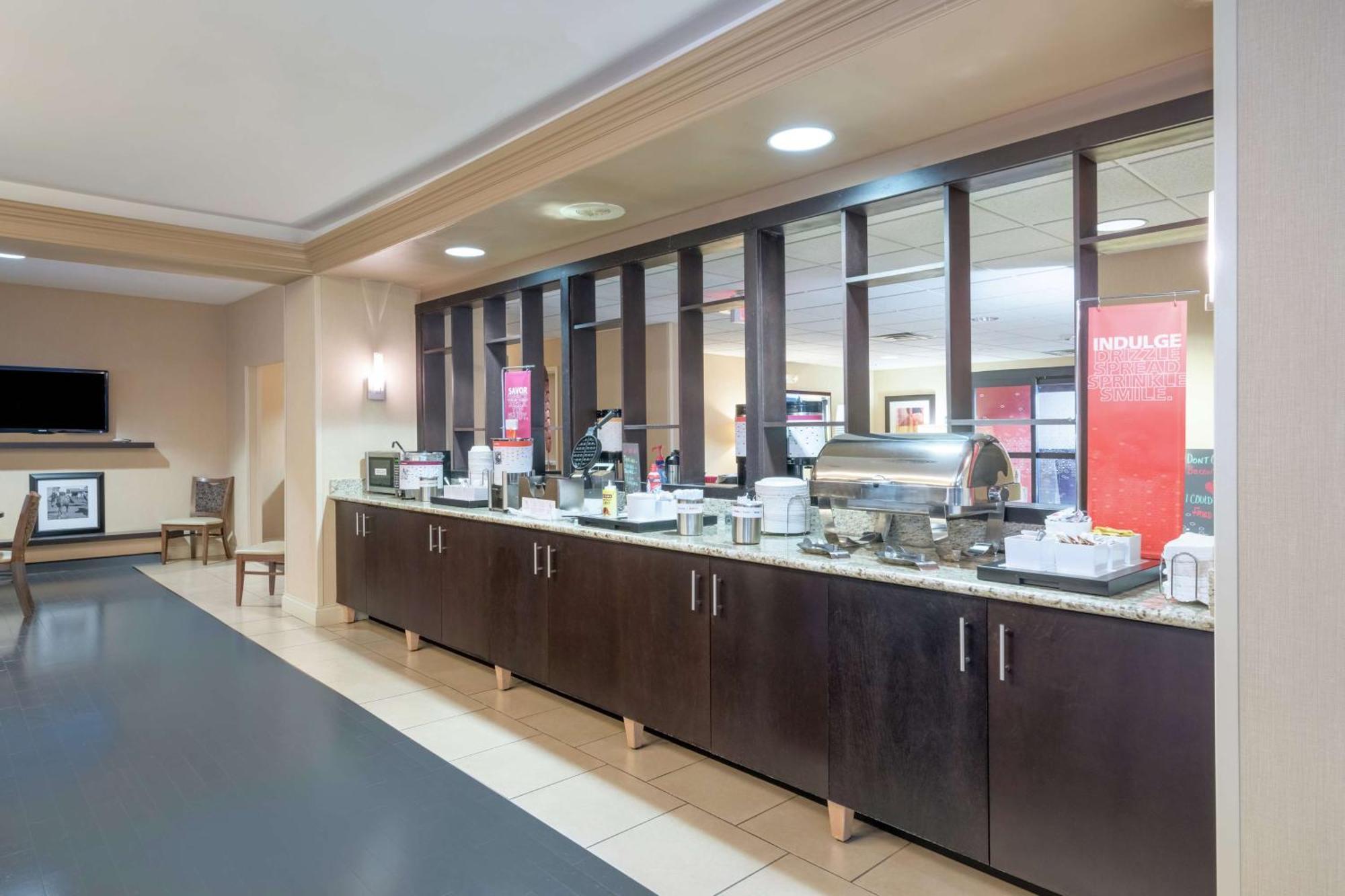 Hampton Inn Corydon Екстер'єр фото